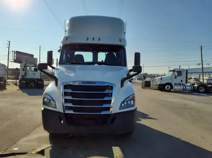 2020 FREIGHTLINER/MERCEDES NEW CASCADIA 116