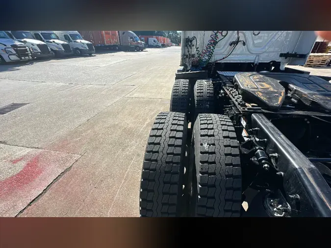 2022 Freightliner Cascadia 126