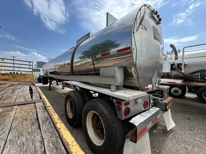 1986 BRENNER 6700 GALLON TANK