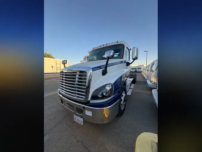 2018 FREIGHTLINER/MERCEDES CASCADIA 1251b1d39dd8e4f95dd11d2eab7b6c4ec99