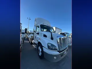 2017 FREIGHTLINER/MERCEDES CASCADIA 113