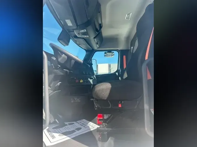 2023 Freightliner Cascadia