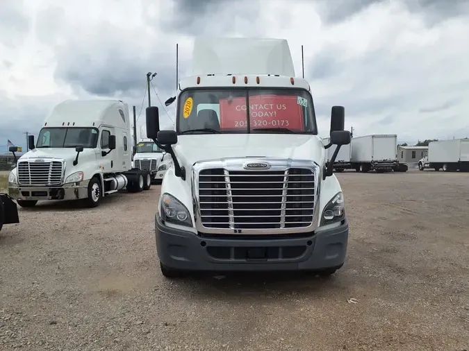 2020 FREIGHTLINER CASCADIA 113
