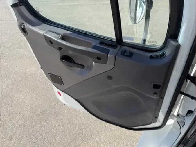 2019 Freightliner Business Class M2 106