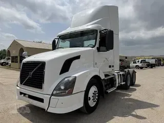 2013 VOLVO VNL64T300