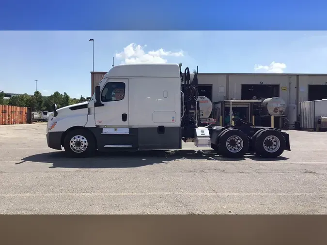 2021 Freightliner Cascadia 126