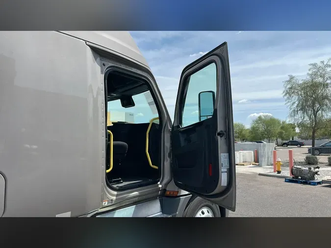 2025 Freightliner Cascadia 1261b2a6bf01113322041a24234c5497a60