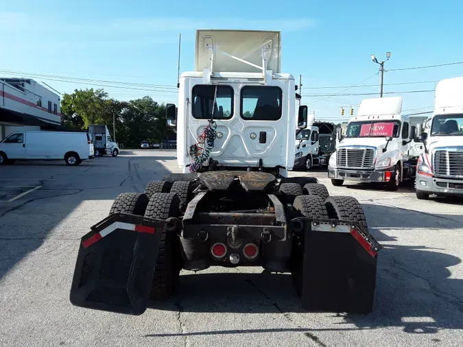 2015 FREIGHTLINER/MERCEDES CASCADIA 125