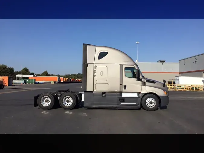2025 Freightliner Cascadia 126