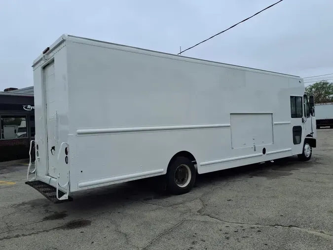 2016 FRTLR CUSTOM CHASSIS CORP MT55