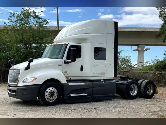 2022 INT LT625 6x4