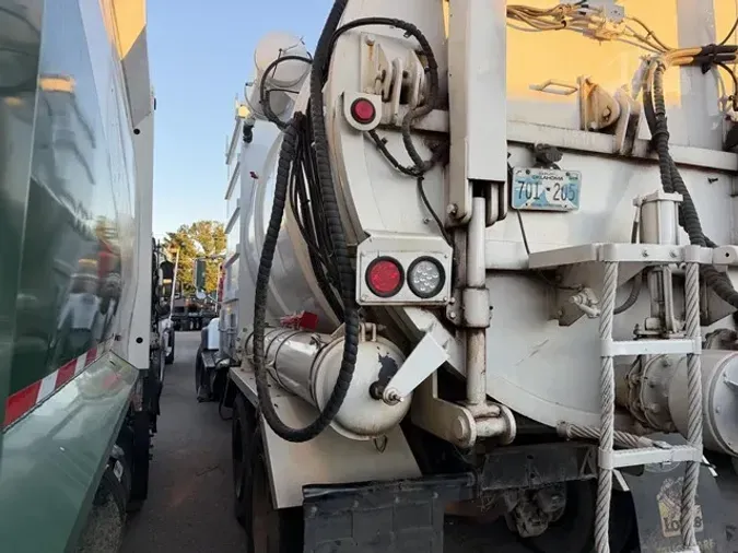 2006 MACK GRANITE CV713
