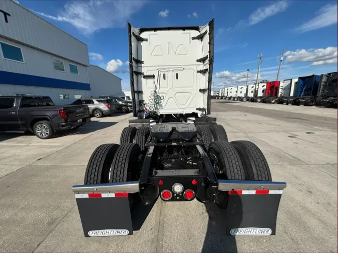 2023 Freightliner Cascadia 1261b32482fb02a2f459b6e6323995e5207