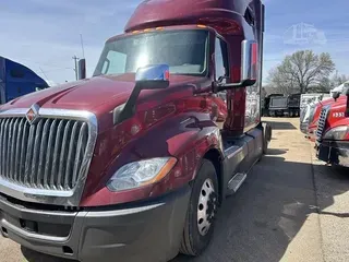 2018 INTERNATIONAL LT