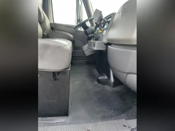 2019 NAVISTAR INTERNATIONAL 4300 SBA