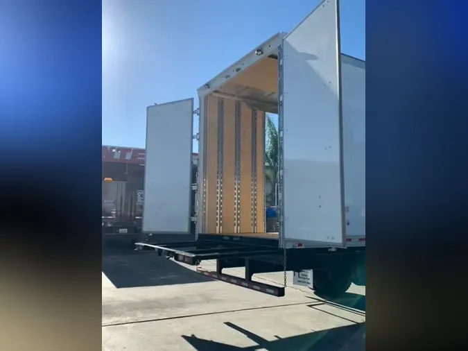 2020 Freightliner Business Class M2 106