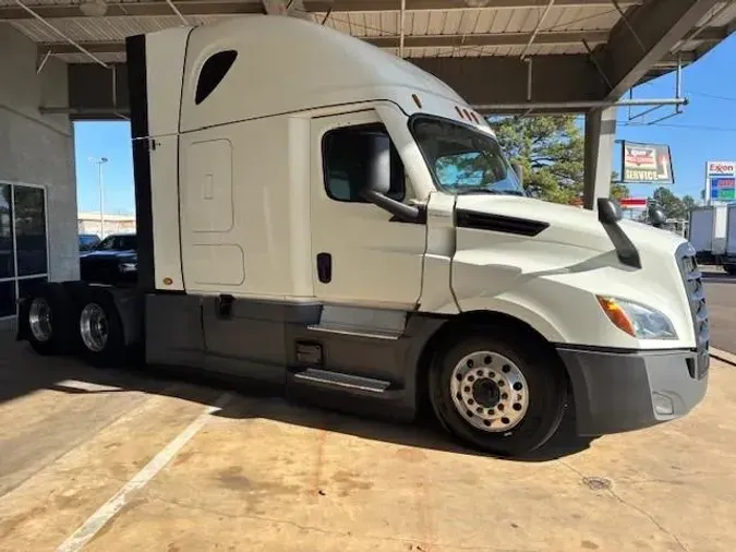 2020 Freightliner Cascadia