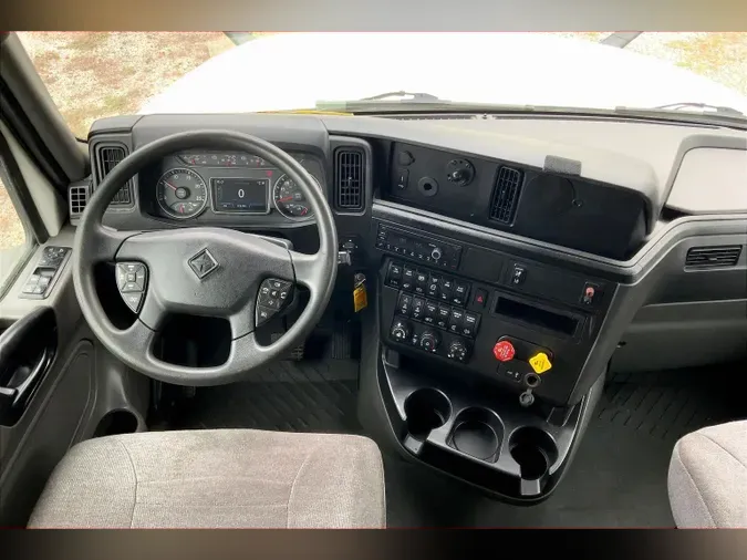 2022 INT LT625 6x4