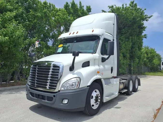 2019 FREIGHTLINER/MERCEDES CASCADIA 1131b37960a254440d26a23b7a3f8f0b8fa