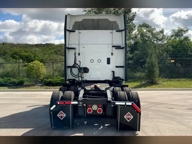 2022 INT LT625 6x4