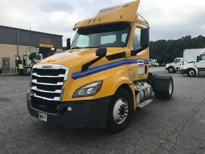 2020 Freightliner T12642ST