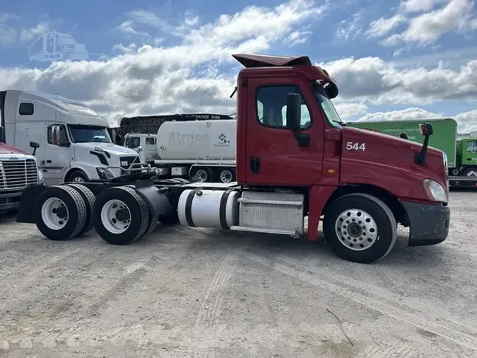 2017 FREIGHTLINER CASCADIA 125