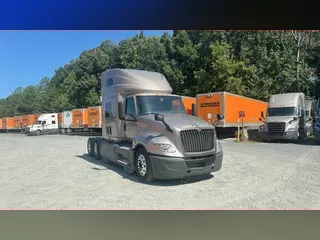 2022 International LT