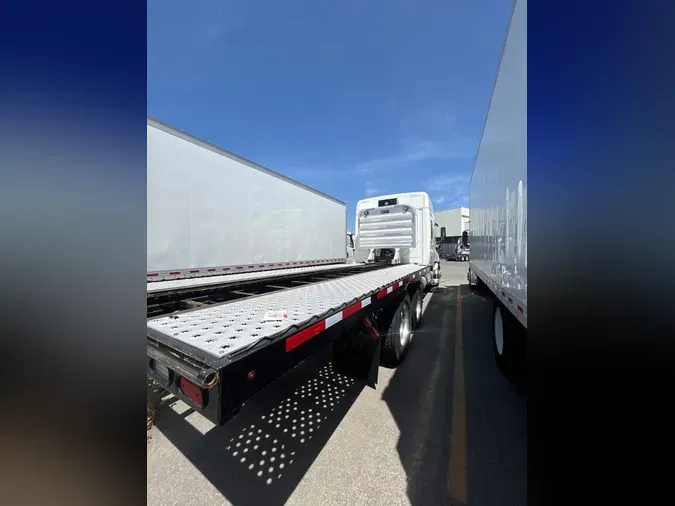 2020 FREIGHTLINER NEW CASCADIA 126