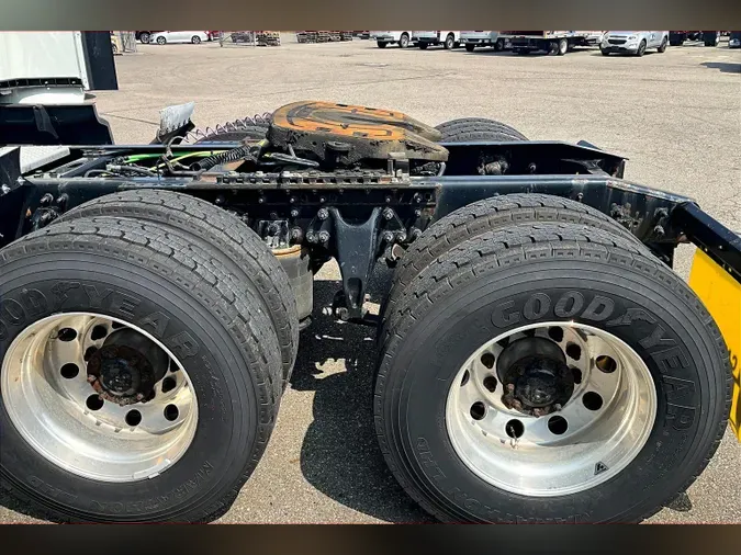 2022 INT LT625 6x4