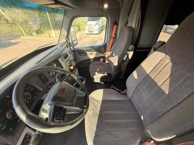 2022 Peterbilt 579