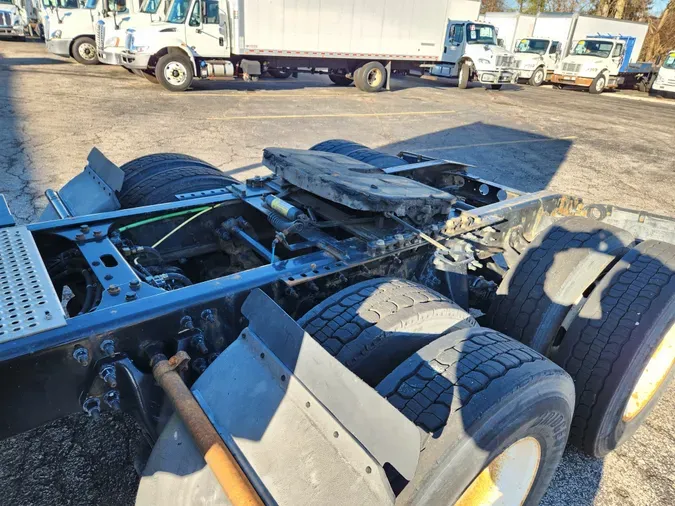 2019 NAVISTAR INTERNATIONAL LT625 SLPR CAB