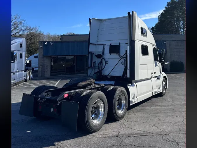 2019 VOLVO VNL64T860