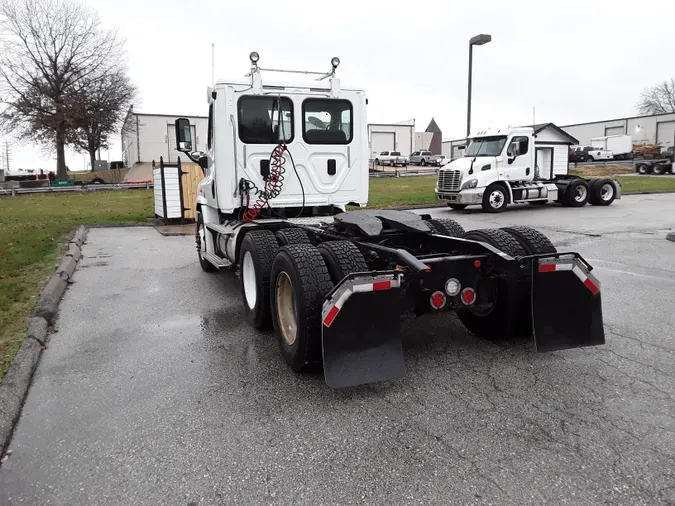 2017 FREIGHTLINER/MERCEDES CASCADIA 113