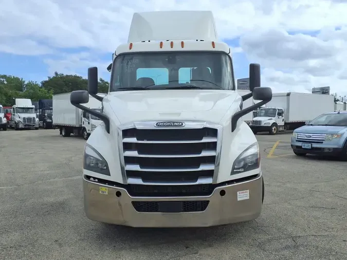 2019 FREIGHTLINER NEW CASCADIA 116