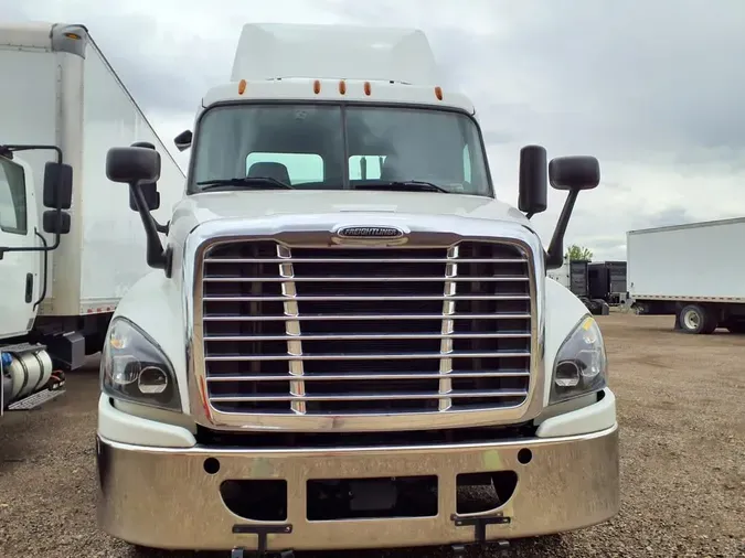 2018 FREIGHTLINER CASCADIA 125