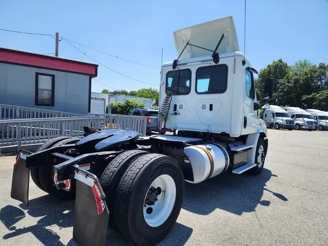 2018 FREIGHTLINER/MERCEDES CASCADIA 113