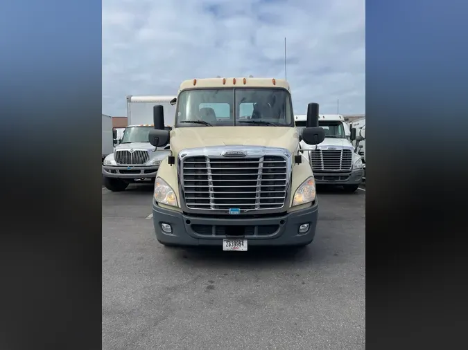 2017 FREIGHTLINER/MERCEDES CASCADIA 113