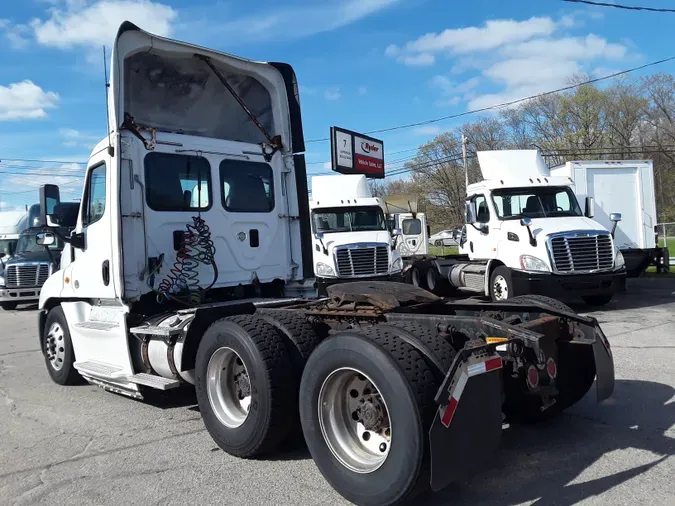 2016 FREIGHTLINER/MERCEDES CASCADIA 125