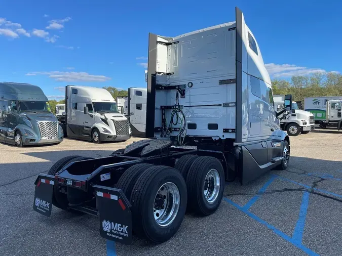 2026 VOLVO VNL64T860