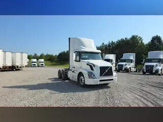 2018 Volvo VNL300