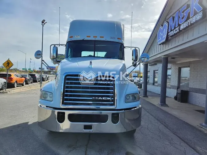 2018 MACK CXU613