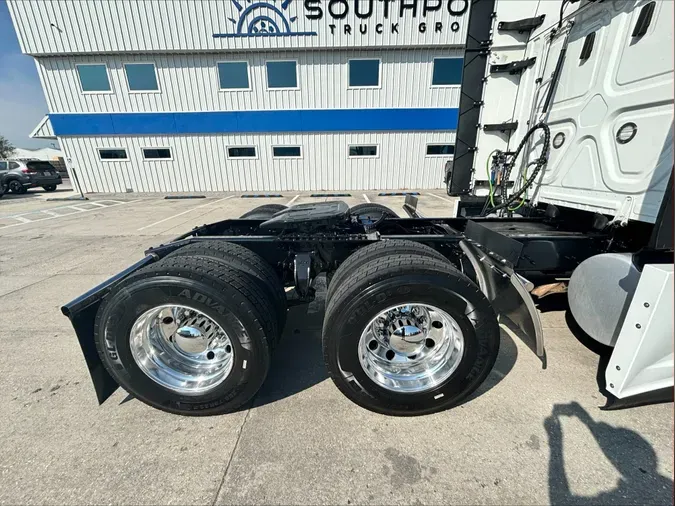 2023 Freightliner Cascadia 126