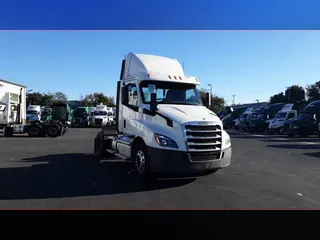 2020 Freightliner Cascadia 126