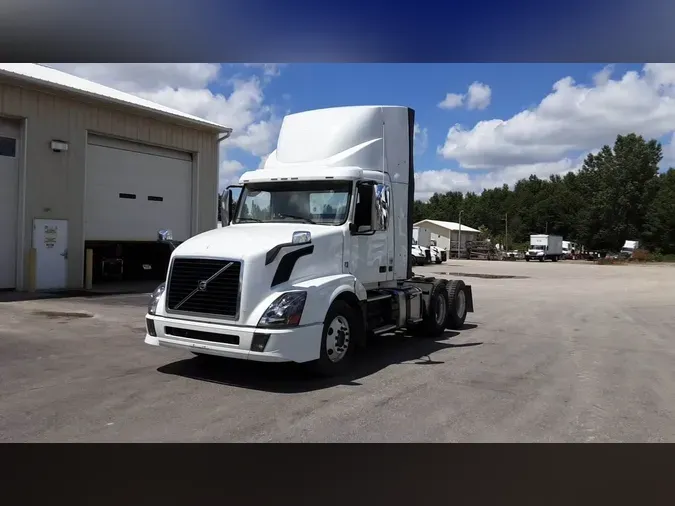 2016 Volvo VNL300