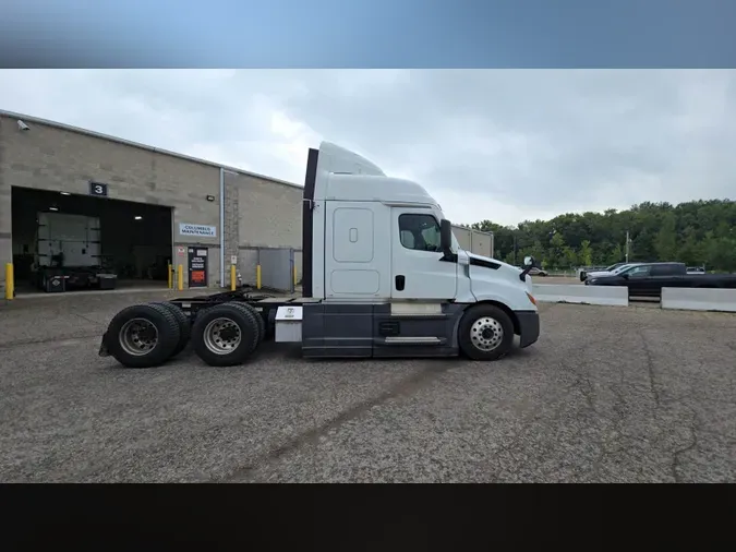 2022 Freightliner Cascadia 126