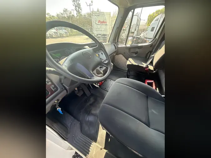 2018 FREIGHTLINER/MERCEDES M2 106