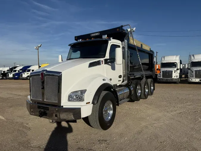 2025 Kenworth T8801b61d922d551d690503c9f8d1a80723d