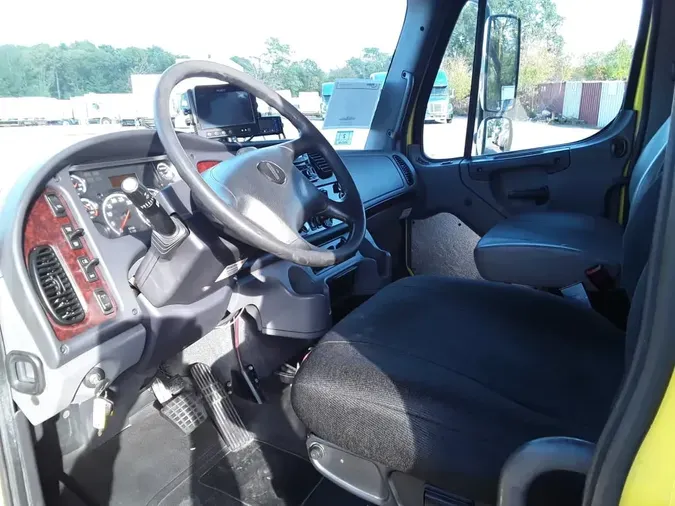 2018 FREIGHTLINER/MERCEDES M2 106