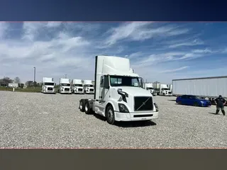 2018 Volvo VNL300