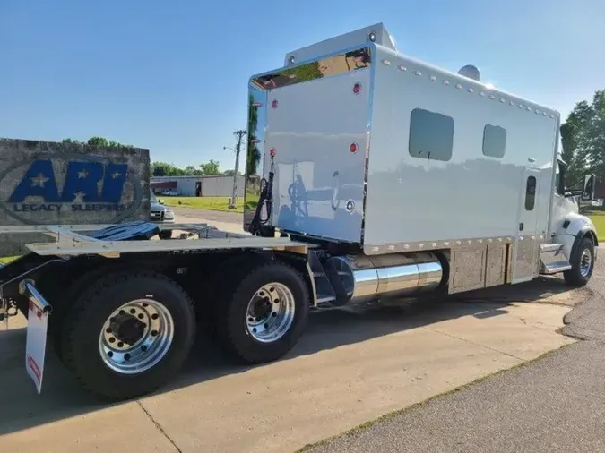 2024 Kenworth T880